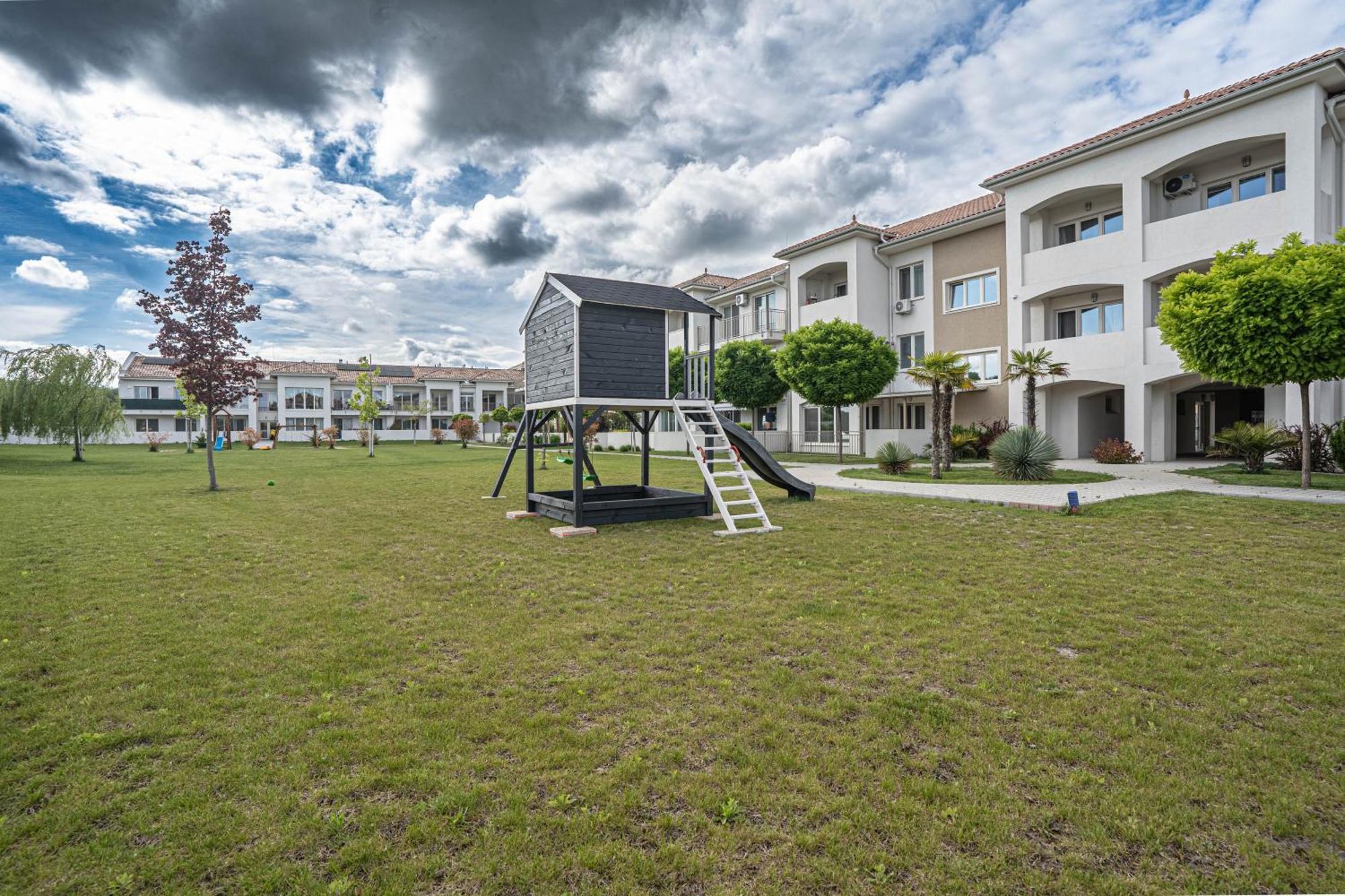 Karina Apartman Apartment Dunajska Streda Bagian luar foto